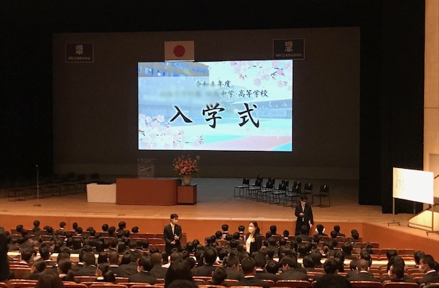 入学式／高輝度プロジェクター 275インチ