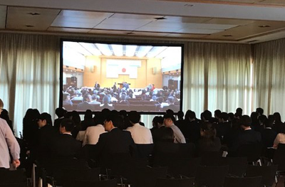 記念会館／ビデオプロジェクター 180インチ